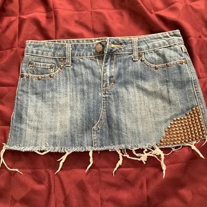 An American Brand mini skirt super cute !